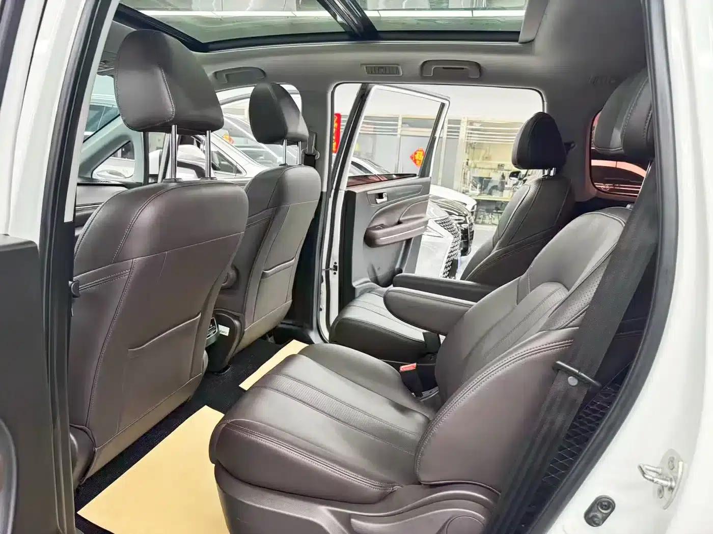 Trumpchi M6 2019 270T Automatic Premium Edition (Six Seats) National V Emission Standard — миниатюра 8