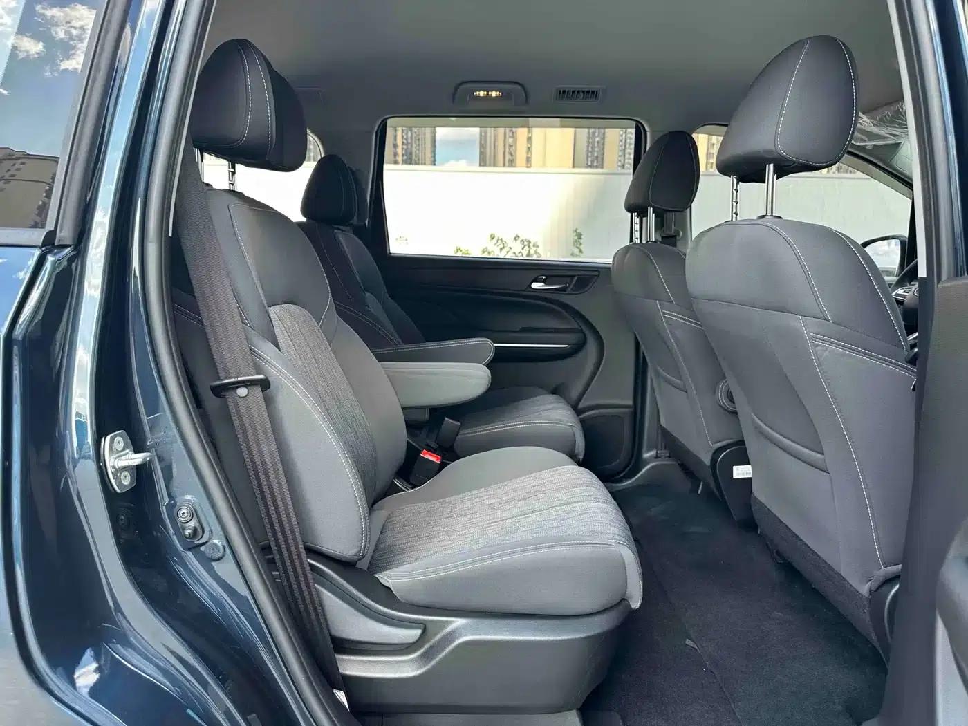 Trumpchi M6 2021 270T DCT Elite Edition (7-seater) — миниатюра 20