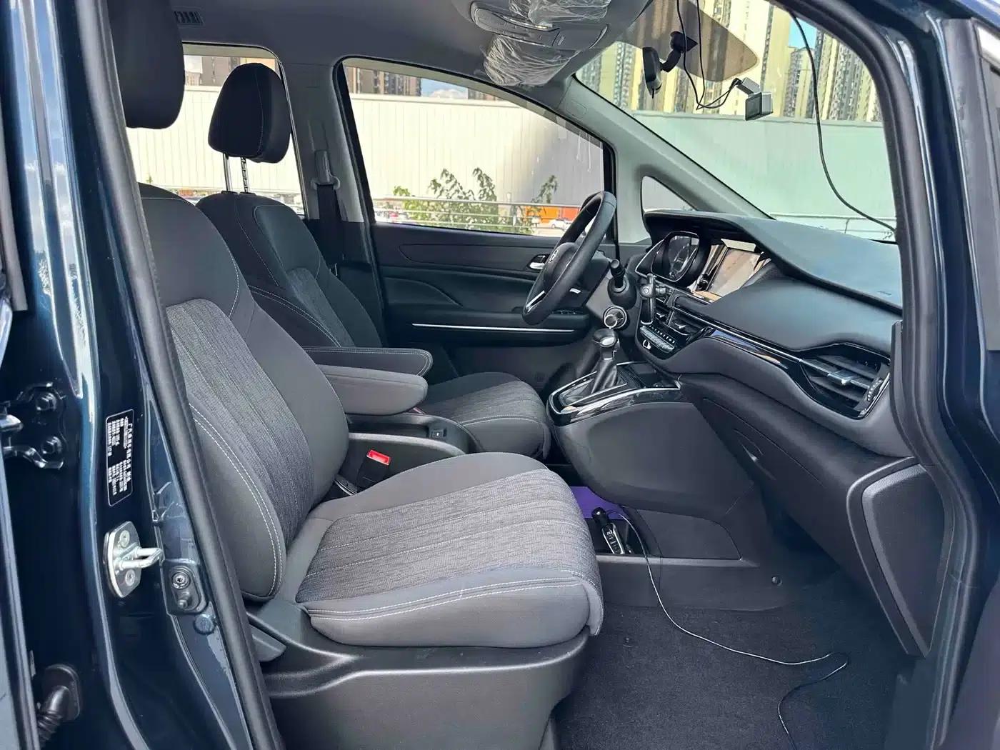 Trumpchi M6 2021 270T DCT Elite Edition (7-seater) — миниатюра 21