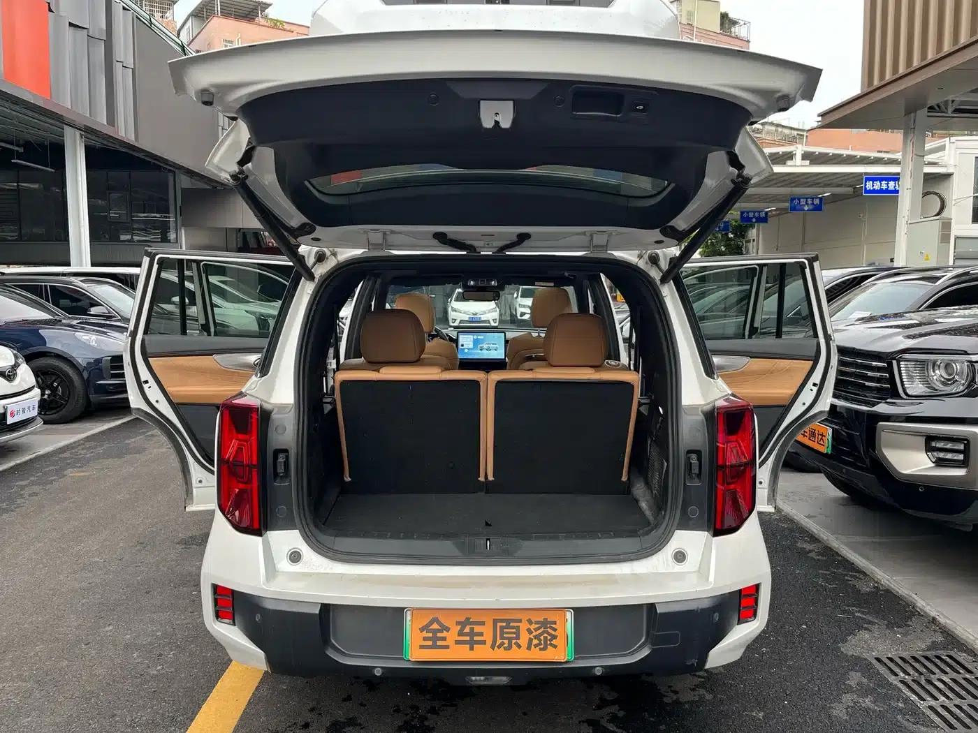 Trumpchi ES9 2024 PHEV 143km Traveler Max — миниатюра 21