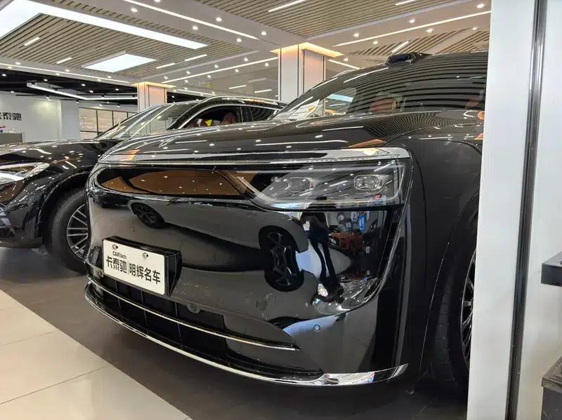 Wenjie M8 2025 Extended Range Ultra 5-Seat 4WD (192-line LiDAR) — миниатюра 10