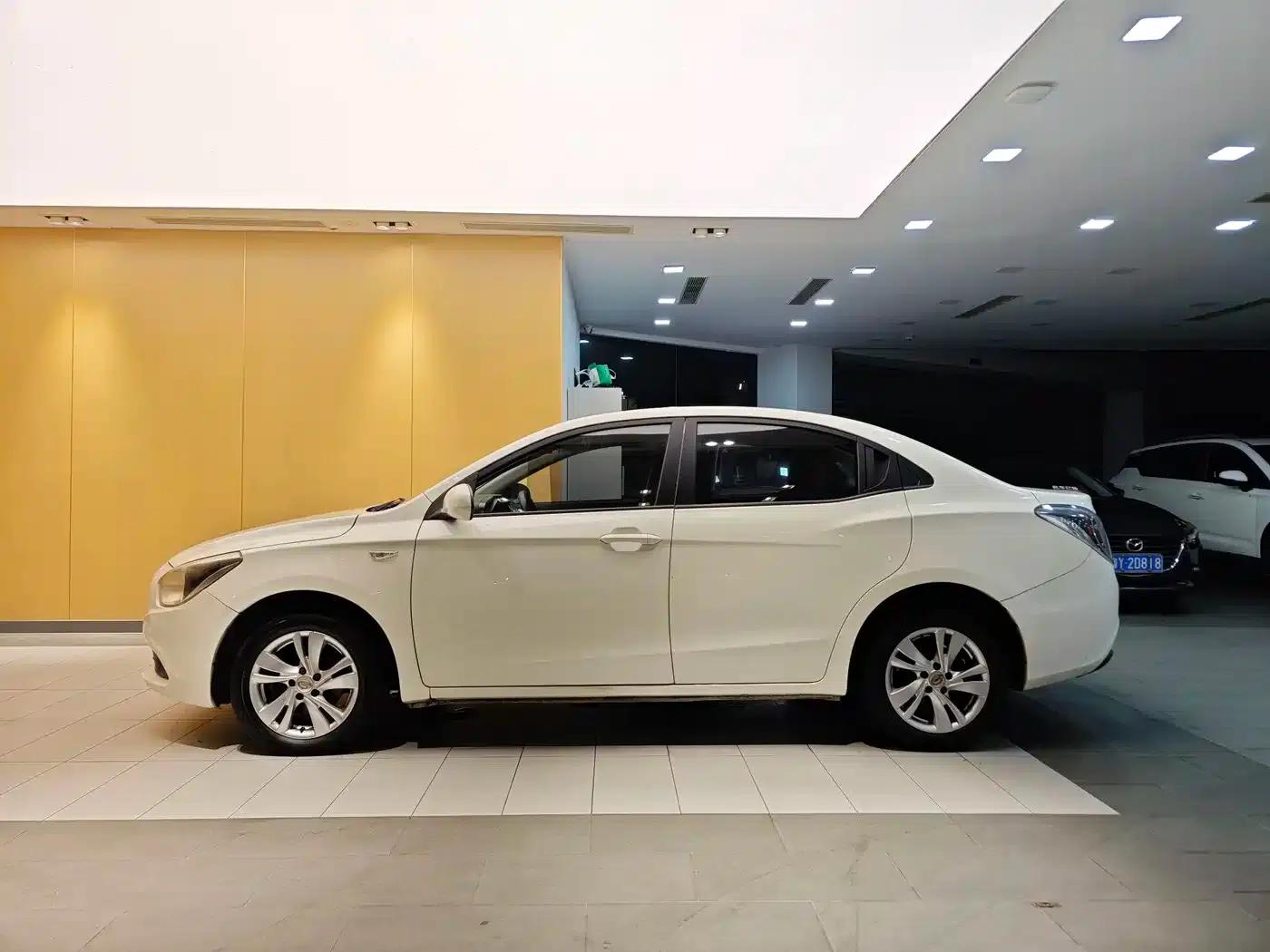 Trumpchi GA3 2013 1.6L Automatic Elite ESP Edition — миниатюра 6