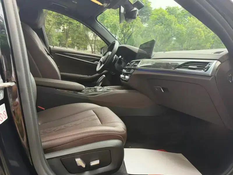 2022 BMW 5 Series 530Li Leading Edition M Sport Package — миниатюра 6