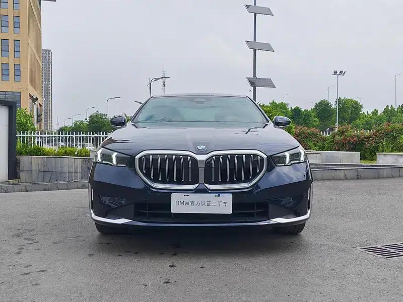 2024 BMW 5 Series 530Li Leading Luxury Package — миниатюра 2