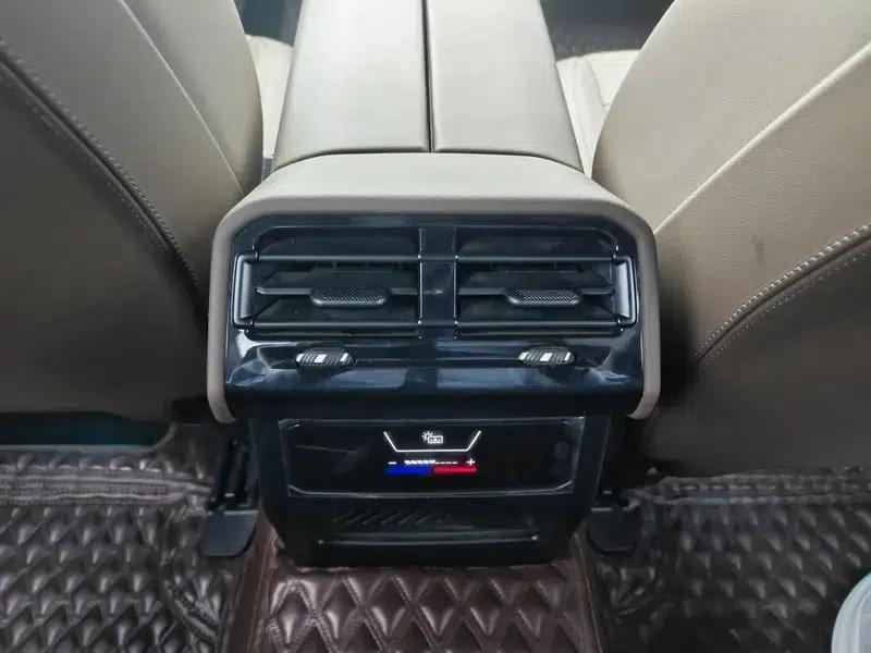 2024 BMW 5 Series 530Li Leading Luxury Package — миниатюра 12
