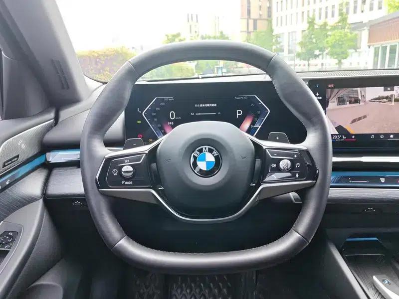 2024 BMW 5 Series 530Li Leading Luxury Package — миниатюра 15