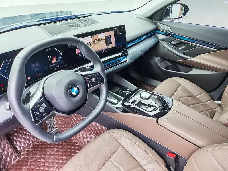 2024 BMW 5 Series 530Li Leading Luxury Package — миниатюра 16
