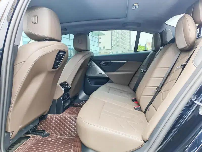 2024 BMW 5 Series 530Li Leading Luxury Package — миниатюра 18