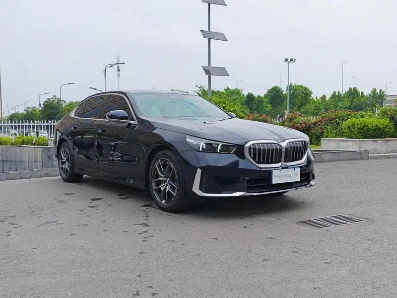 2024 BMW 5 Series 530Li Leading Luxury Package — миниатюра 3