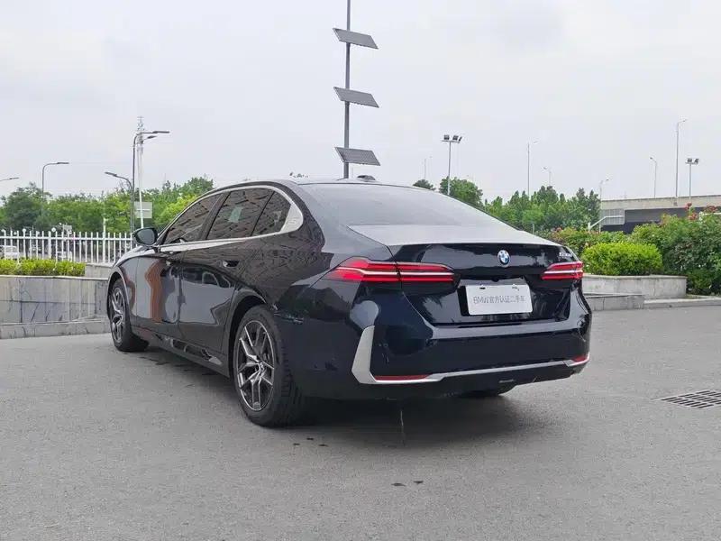 2024 BMW 5 Series 530Li Leading Luxury Package — миниатюра 5