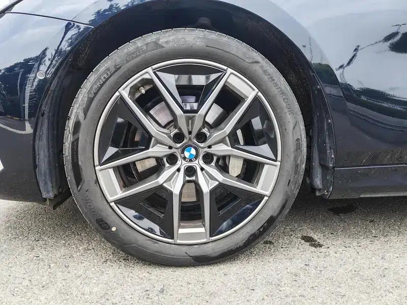 2024 BMW 5 Series 530Li Leading Luxury Package — миниатюра 9