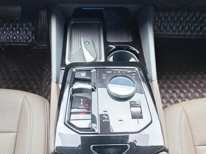 2024 BMW 5 Series 530Li Leading Luxury Package — миниатюра 10