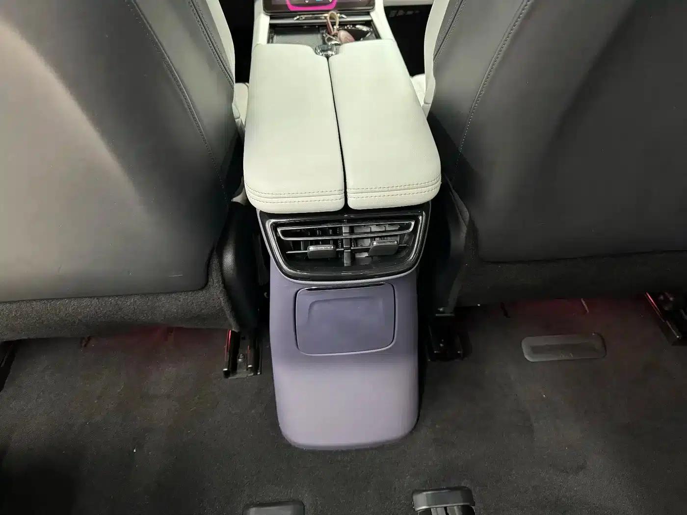 HiPhi X 2021 Flagship Edition 6-seater — миниатюра 12