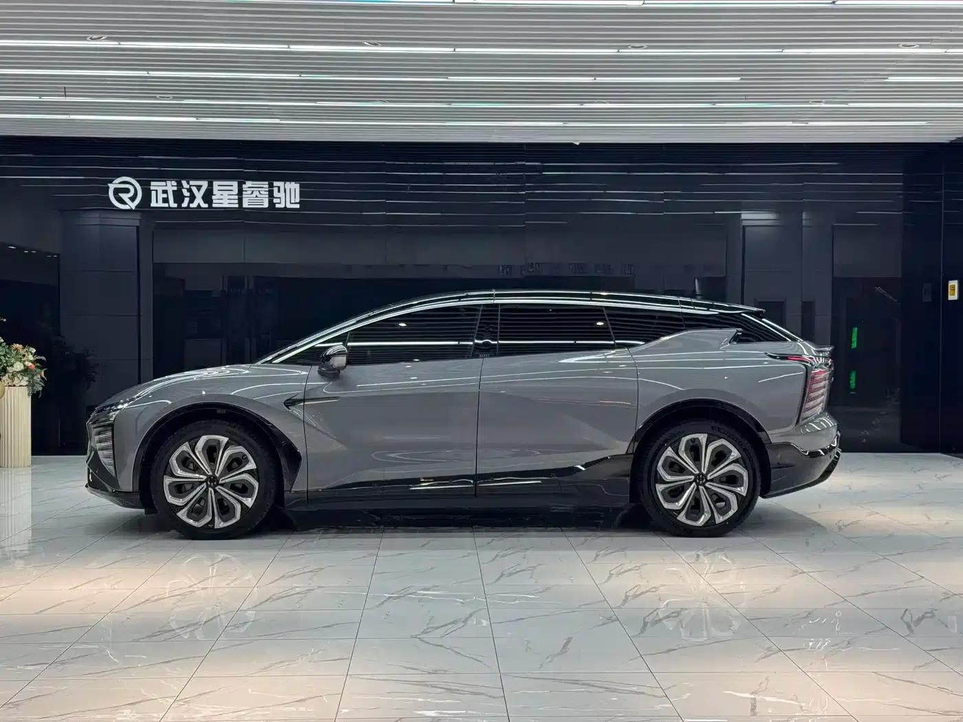 HiPhi X 2021 Flagship Edition 6-seater — миниатюра 3