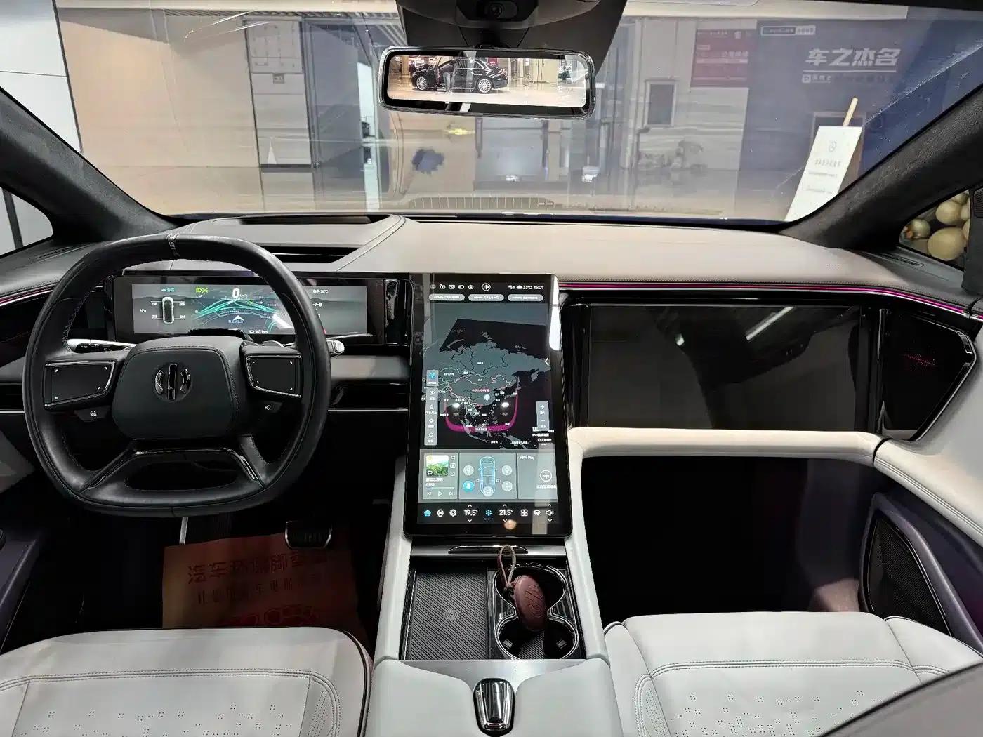 HiPhi X 2021 Flagship Edition 6-seater — миниатюра 6