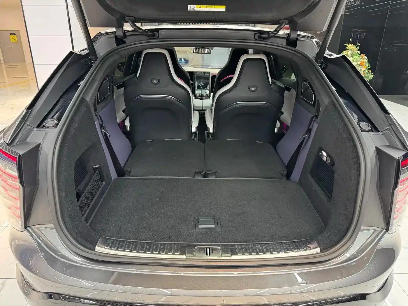 HiPhi X 2021 Flagship Edition 6-seater — миниатюра 9