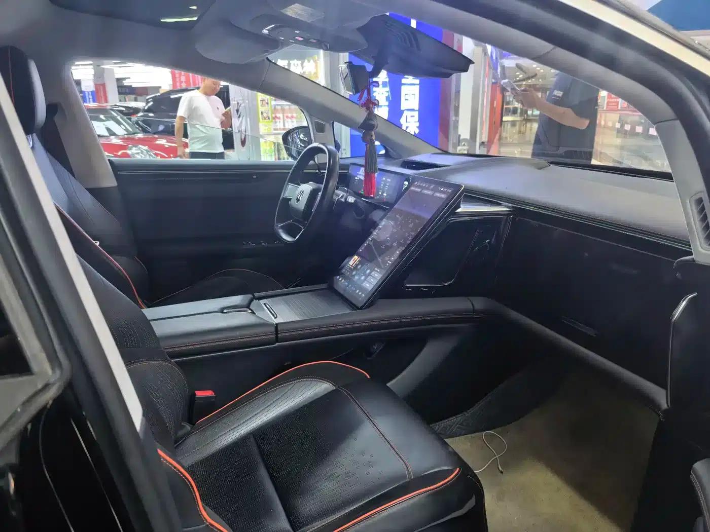 HiPhi X 2021 Founder Edition 6-seater — миниатюра 3