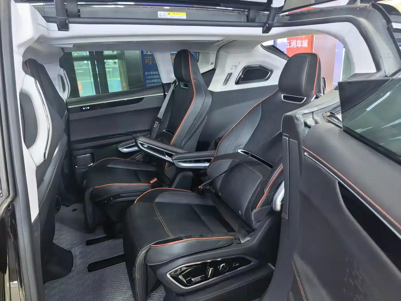 HiPhi X 2021 Founder Edition 6-seater — миниатюра 6