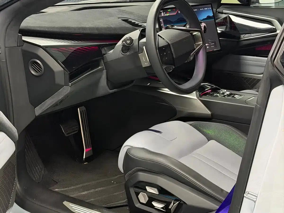 HiPhi Z 2023 Five-Seat Version — миниатюра 9