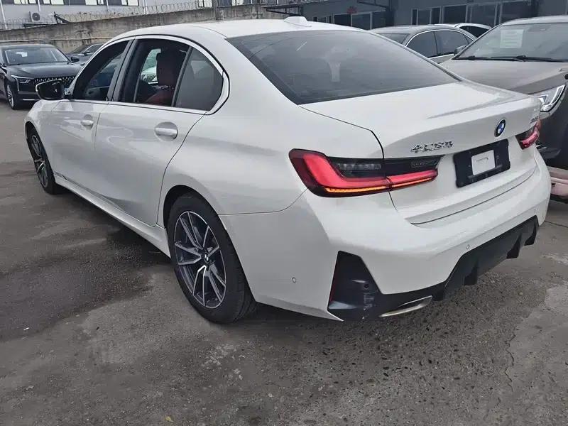 2023 BMW 3 Series 320i M Sport Package — миниатюра 4