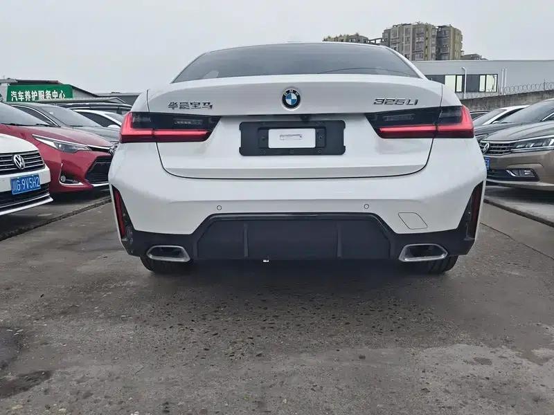 2023 BMW 3 Series 320i M Sport Package — миниатюра 5