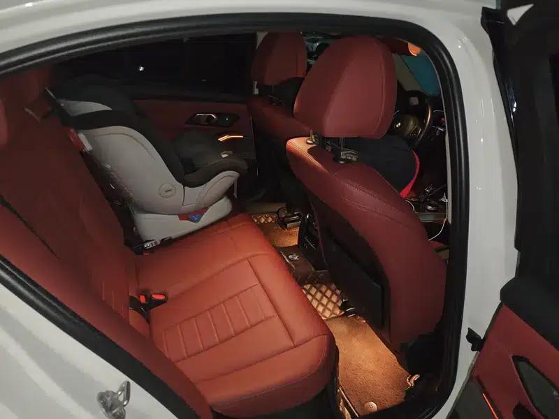 2021 BMW 3 Series 330i M Sport Shadow Edition — миниатюра 9