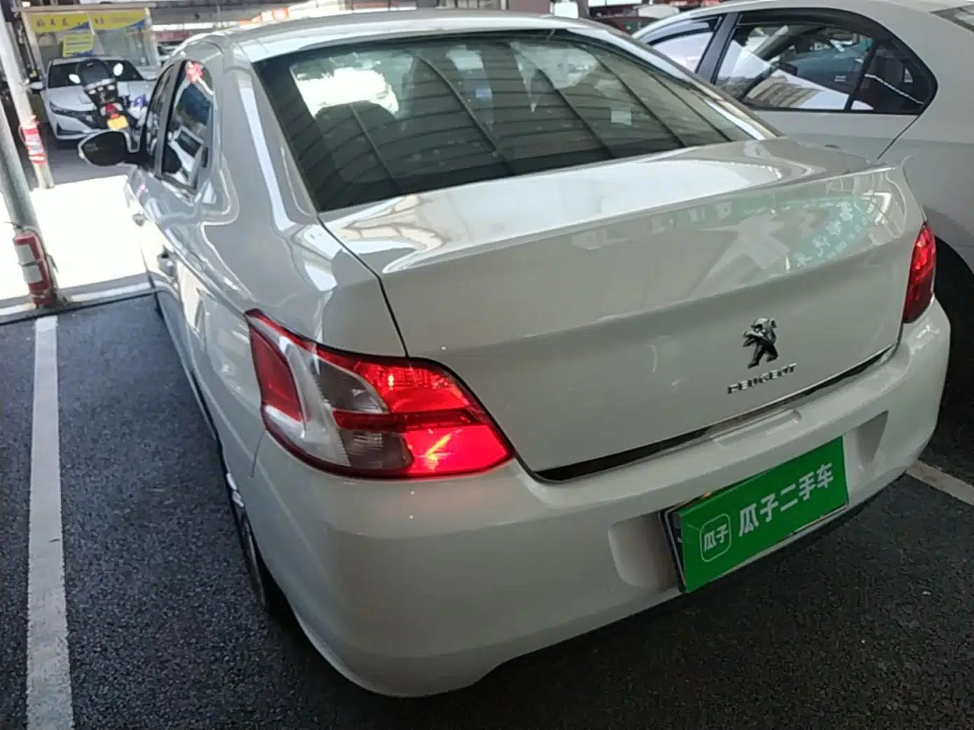 Peugeot 301 2014 1.6L Automatic Luxury Edition — миниатюра 4