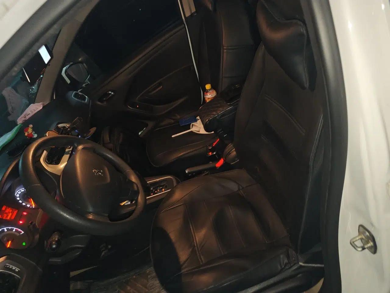 Peugeot 301 2014 1.6L Automatic Comfort Edition — миниатюра 15