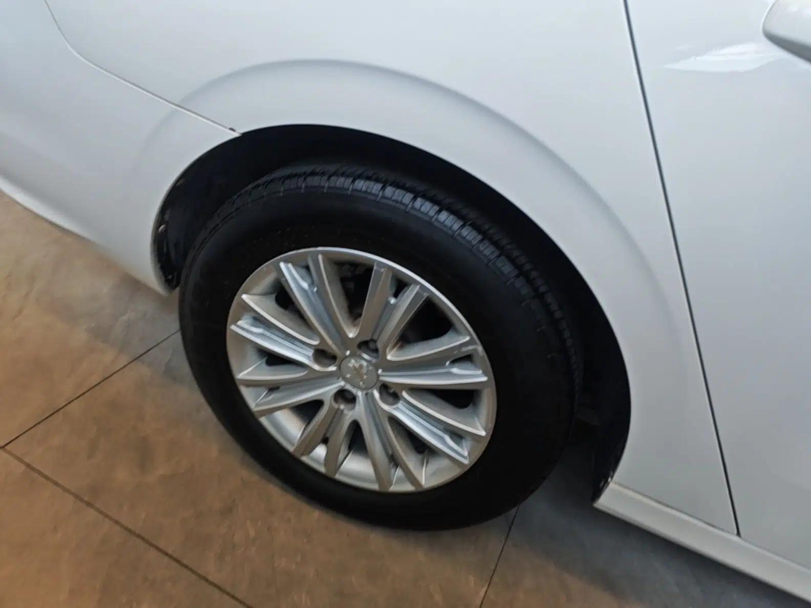 Peugeot 301 2014 1.6L Automatic Luxury Edition — миниатюра 11