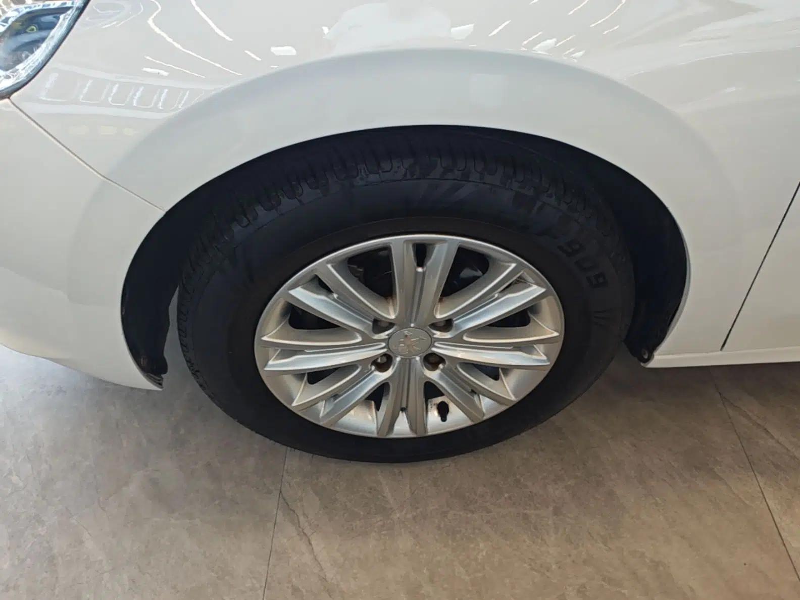 Peugeot 301 2014 1.6L Automatic Luxury Edition — миниатюра 10