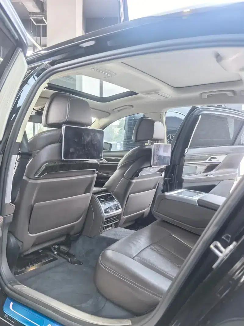2016 BMW 7 Series 740Li Leading Edition — миниатюра 5