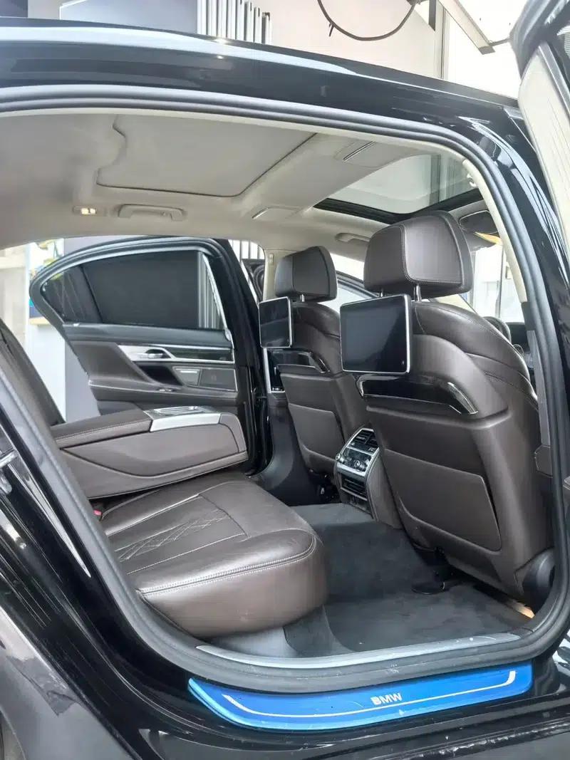 2016 BMW 7 Series 740Li Leading Edition — миниатюра 6