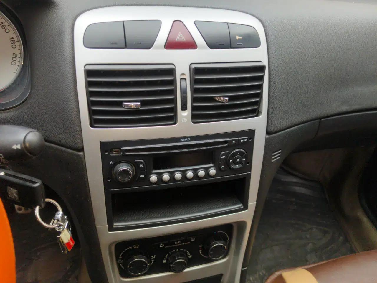 Peugeot 307 2013 1.6L Manual CROSS — миниатюра 13