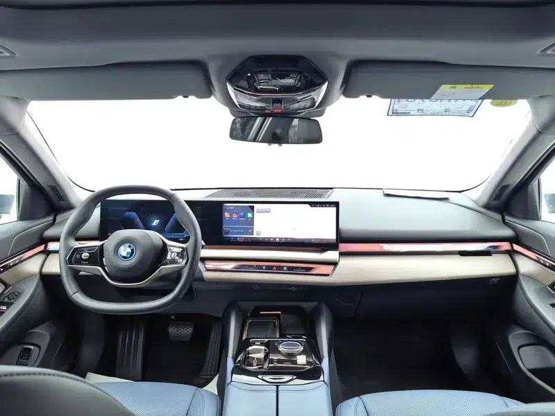 BMW i5 2025 eDrive35L Luxury Package — миниатюра 7