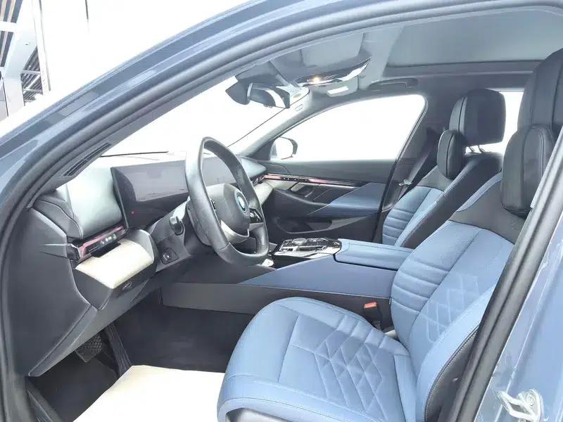 BMW i5 2025 eDrive35L Luxury Package — миниатюра 8