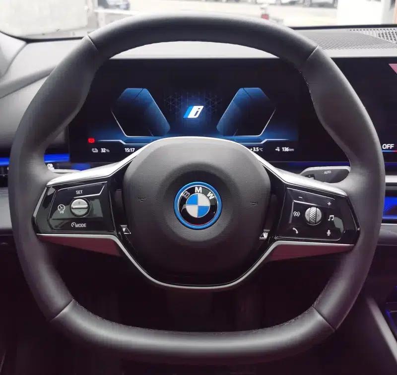 BMW i5 2024 eDrive35L Luxury Package — миниатюра 13