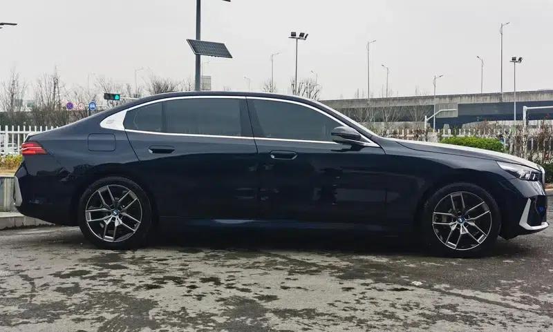 BMW i5 2024 eDrive35L Luxury Package — миниатюра 8