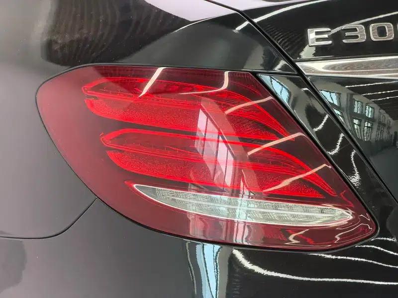 2016 Mercedes-Benz E-Class E 300 L Luxury — миниатюра 13