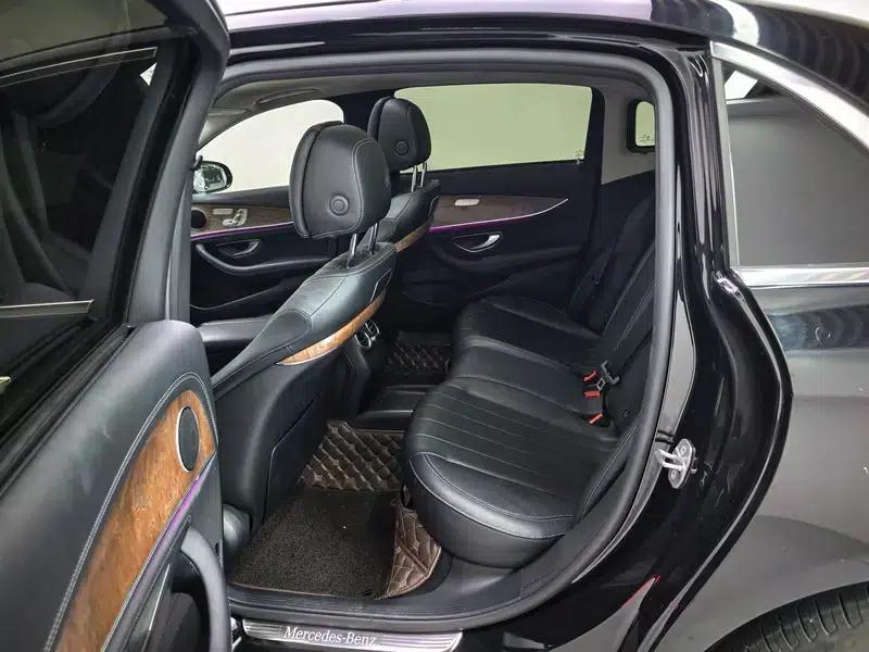 2016 Mercedes-Benz E-Class E 300 L Luxury — миниатюра 18