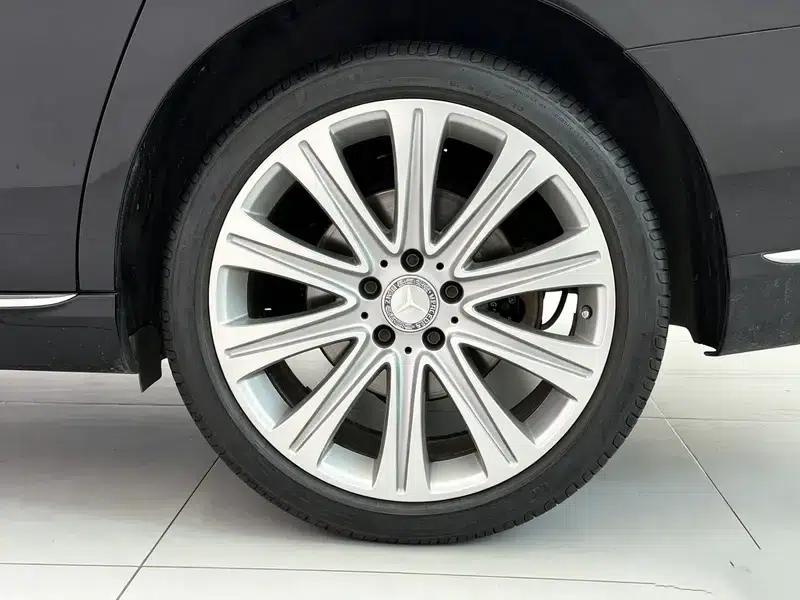 2016 Mercedes-Benz E-Class E 300 L Luxury — миниатюра 9