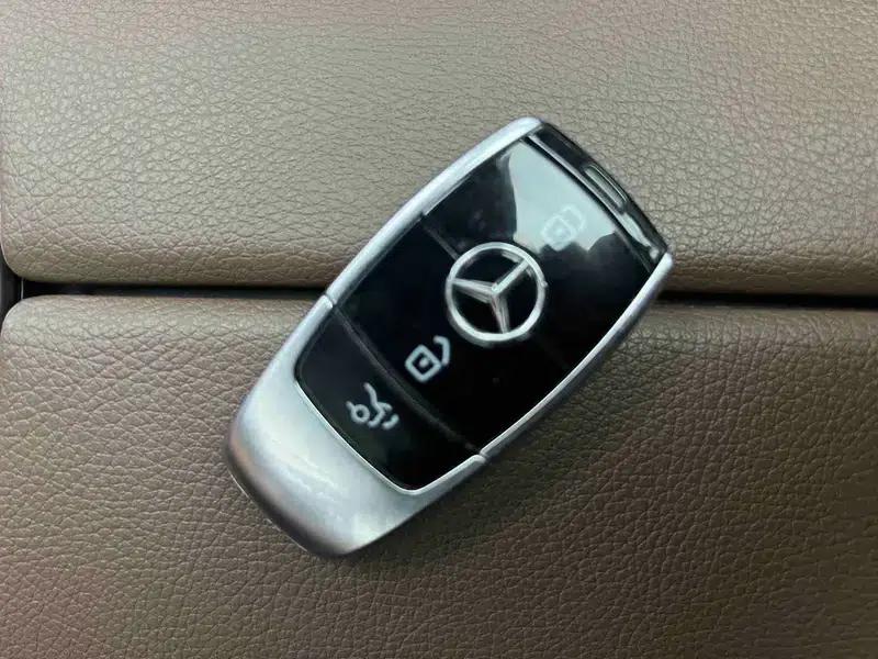 2021 Mercedes-Benz E-Class E 260 L 4MATIC Sport Sedan — миниатюра 11