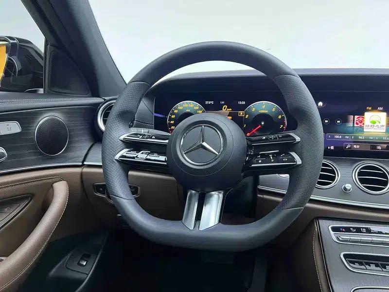 2021 Mercedes-Benz E-Class E 260 L 4MATIC Sport Sedan — миниатюра 16