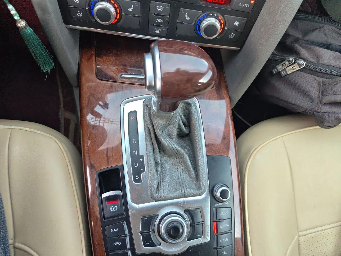 Audi A6L 2010 2.4L Comfort Edition — миниатюра 14