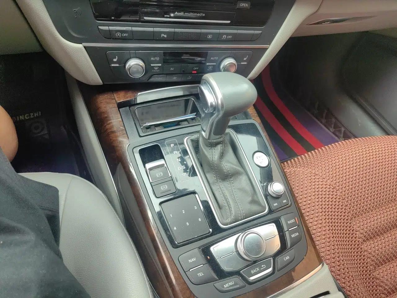 Audi A6L 2012 30 FSI Luxury Model — миниатюра 14
