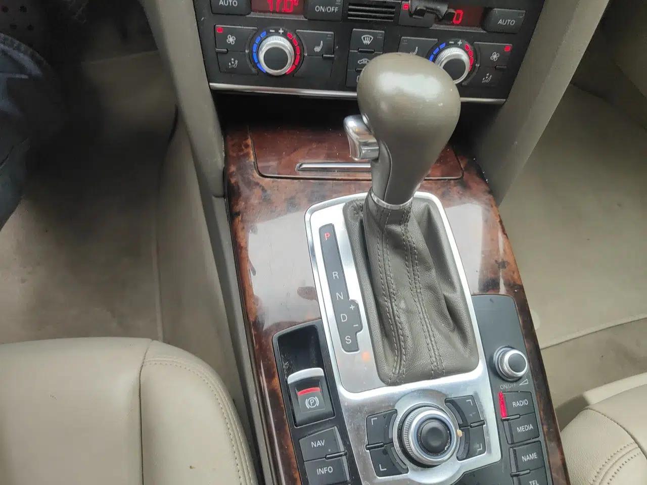 Audi A6L 2010 2.4L Comfort Edition — миниатюра 14