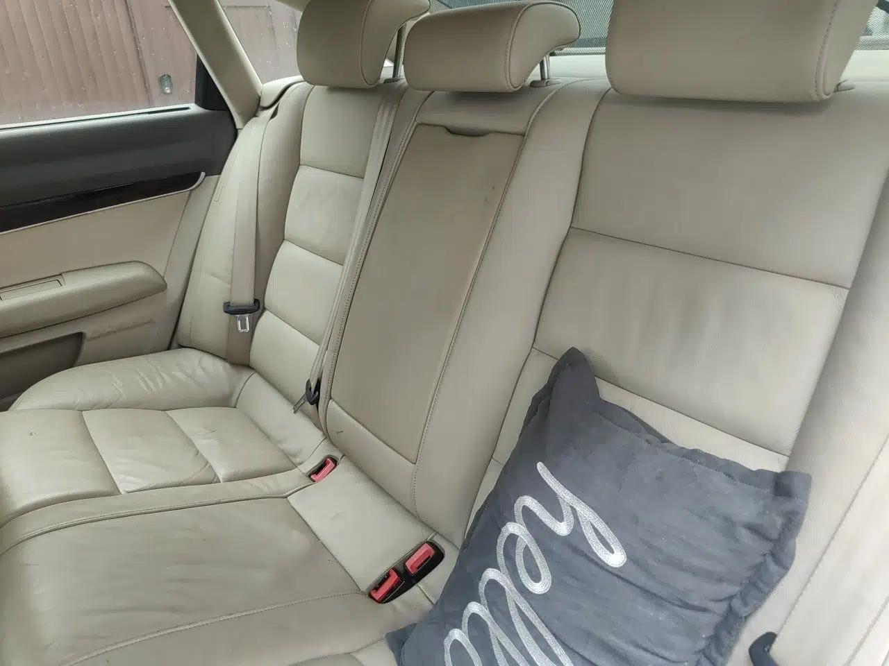 Audi A6L 2010 2.4L Comfort Edition — миниатюра 17