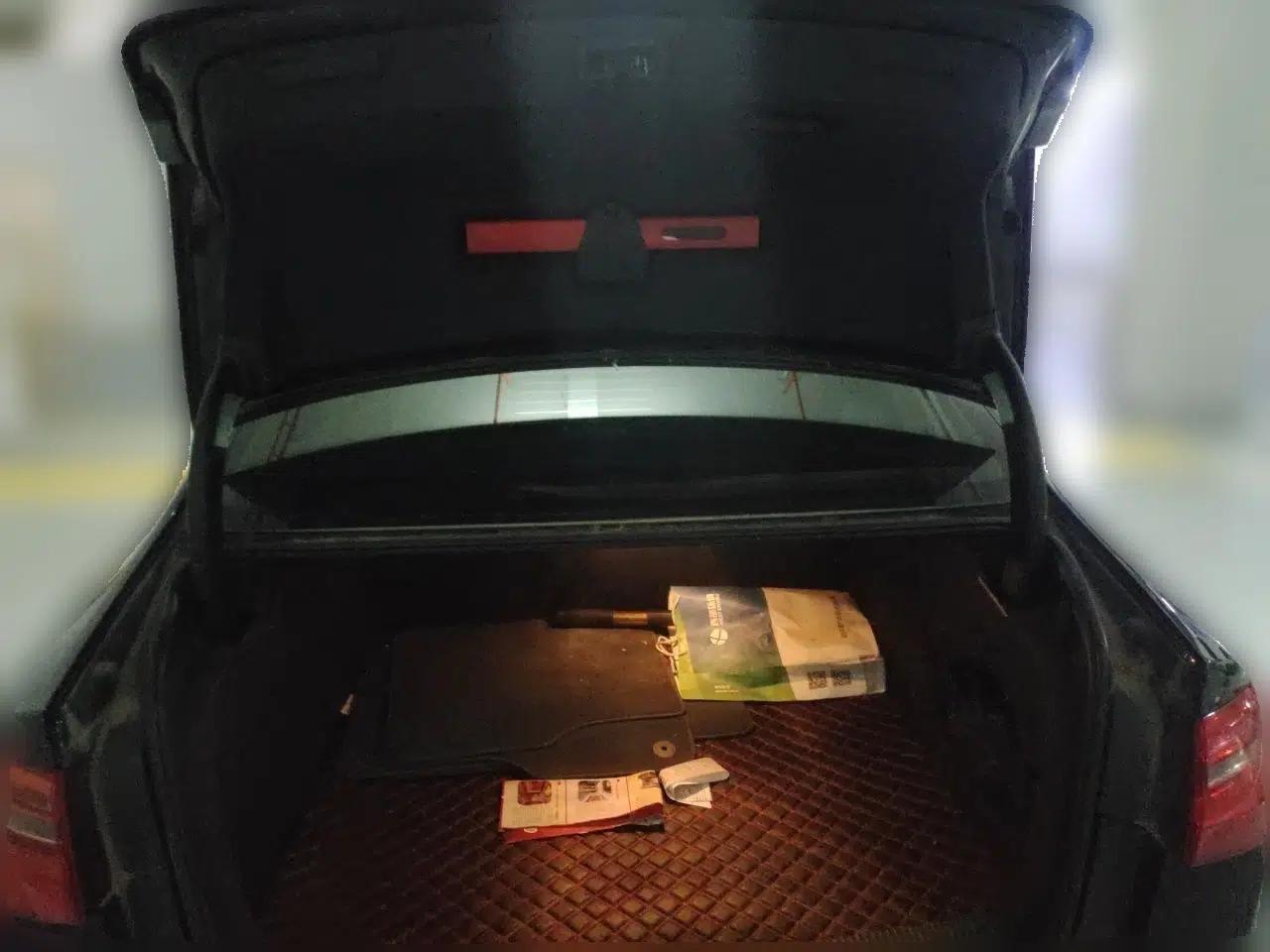 Audi A6L 2012 TFSI Standard Model — миниатюра 19
