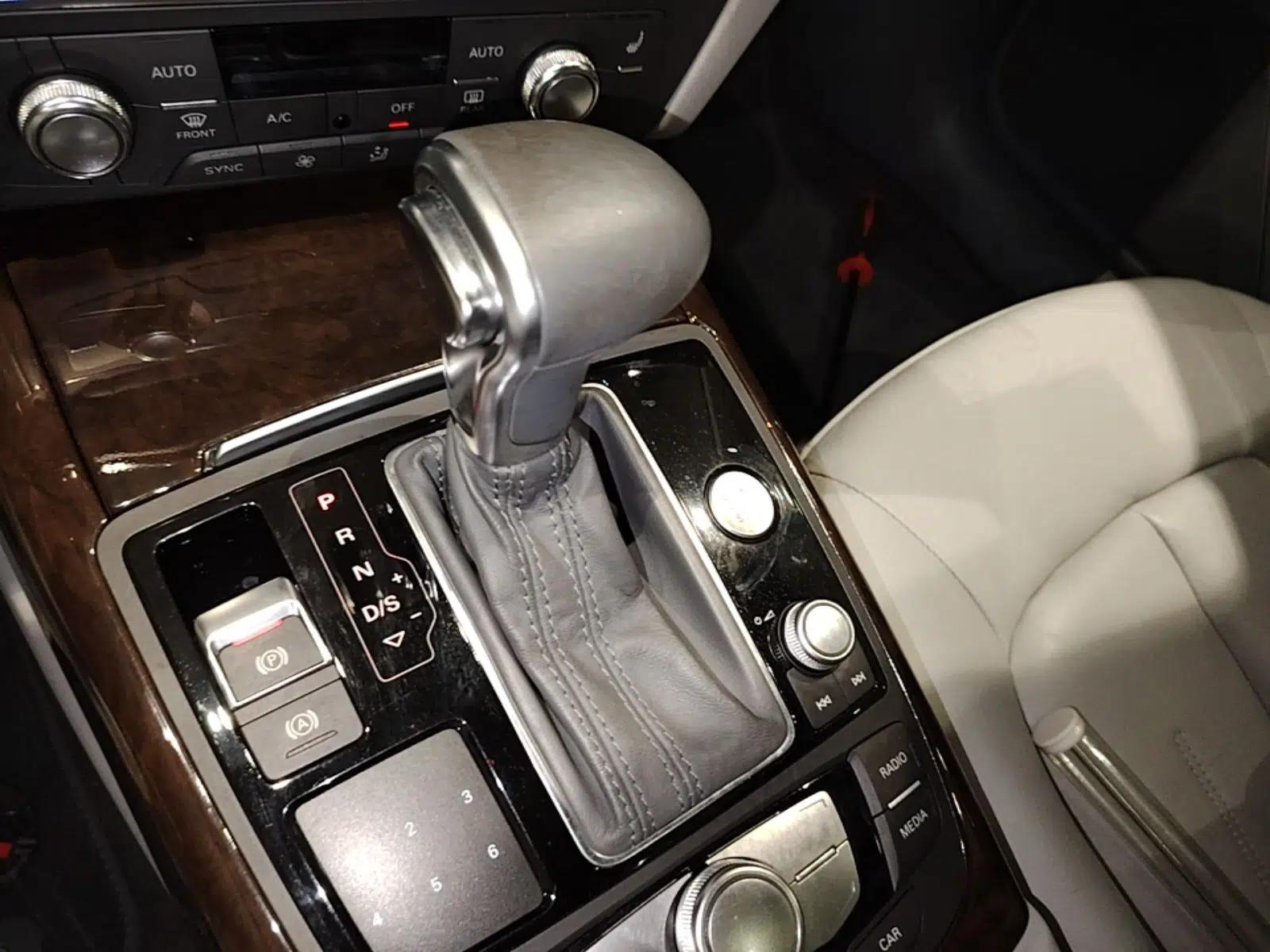 Audi A6L 2014 TFSI Comfort Model — миниатюра 21