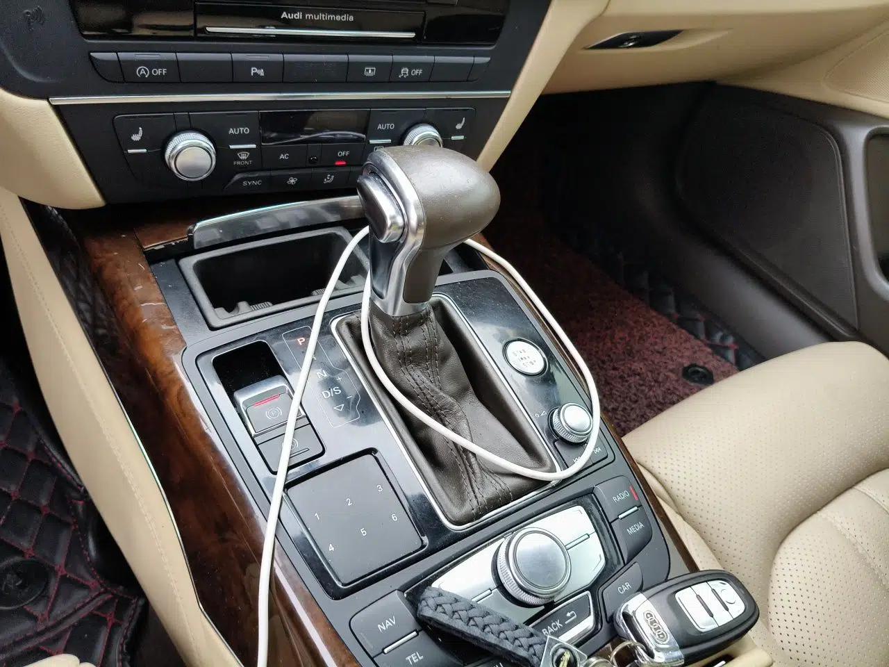 Audi A6L 2012 35 FSI Comfort Model — миниатюра 14