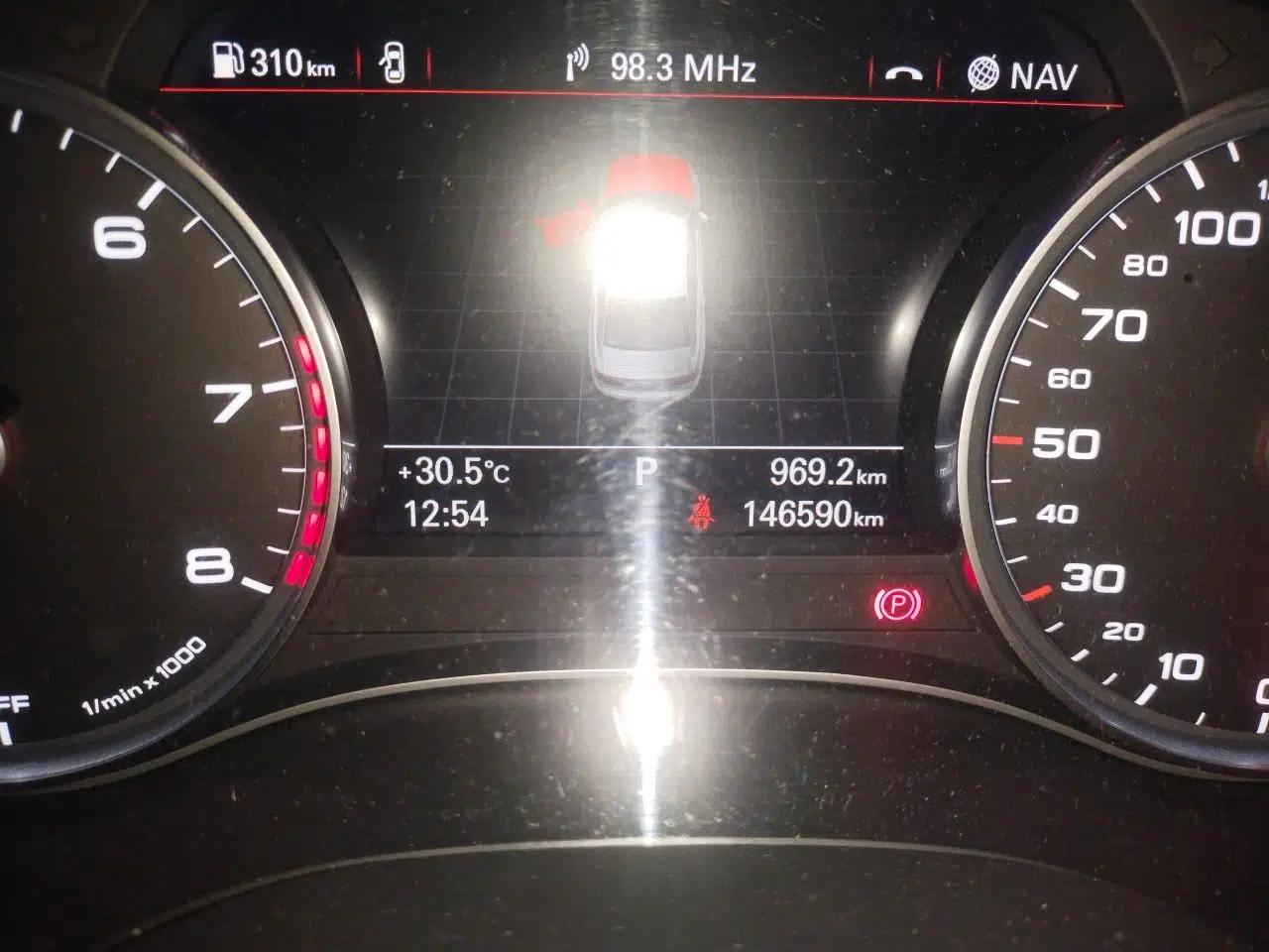 Audi A6L 2018 30th Anniversary Edition 35 TFSI Fashion Model — миниатюра 12